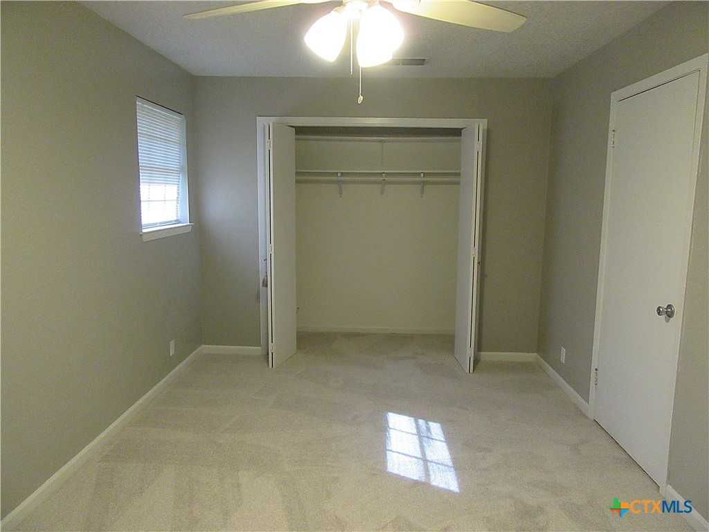 4113 Fox Trail Temple, TX 76504 - Photo 21 of 30 an empty room that has a window in it