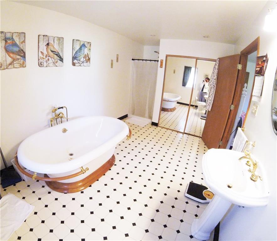 321 Concord Circle Road Beaver Falls, PA 15010 - Photo 10 of 25 CHECK OUT THIS MASTER BATH!!!!!!!!!!!!!!!