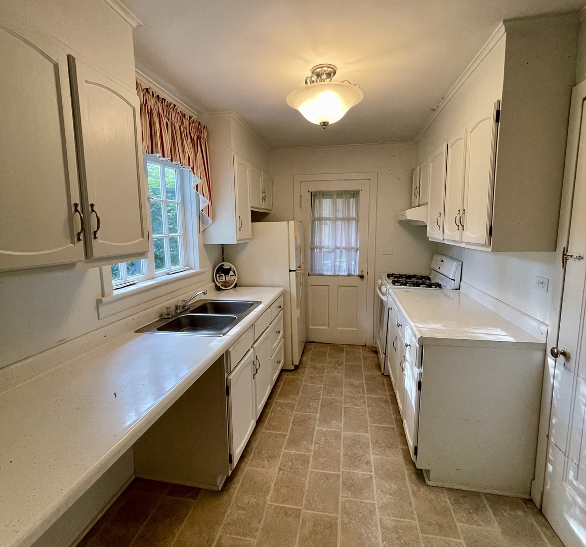 1138 Shermer Road Glenview, IL 60025 - Photo 8 of 12 Gallery Image 8