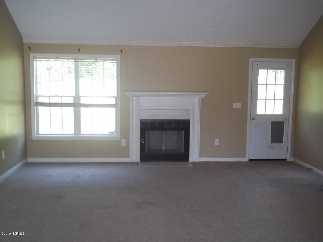 308 Church Road Havelock, NC 28532 - Photo 7 of 15 Living Room