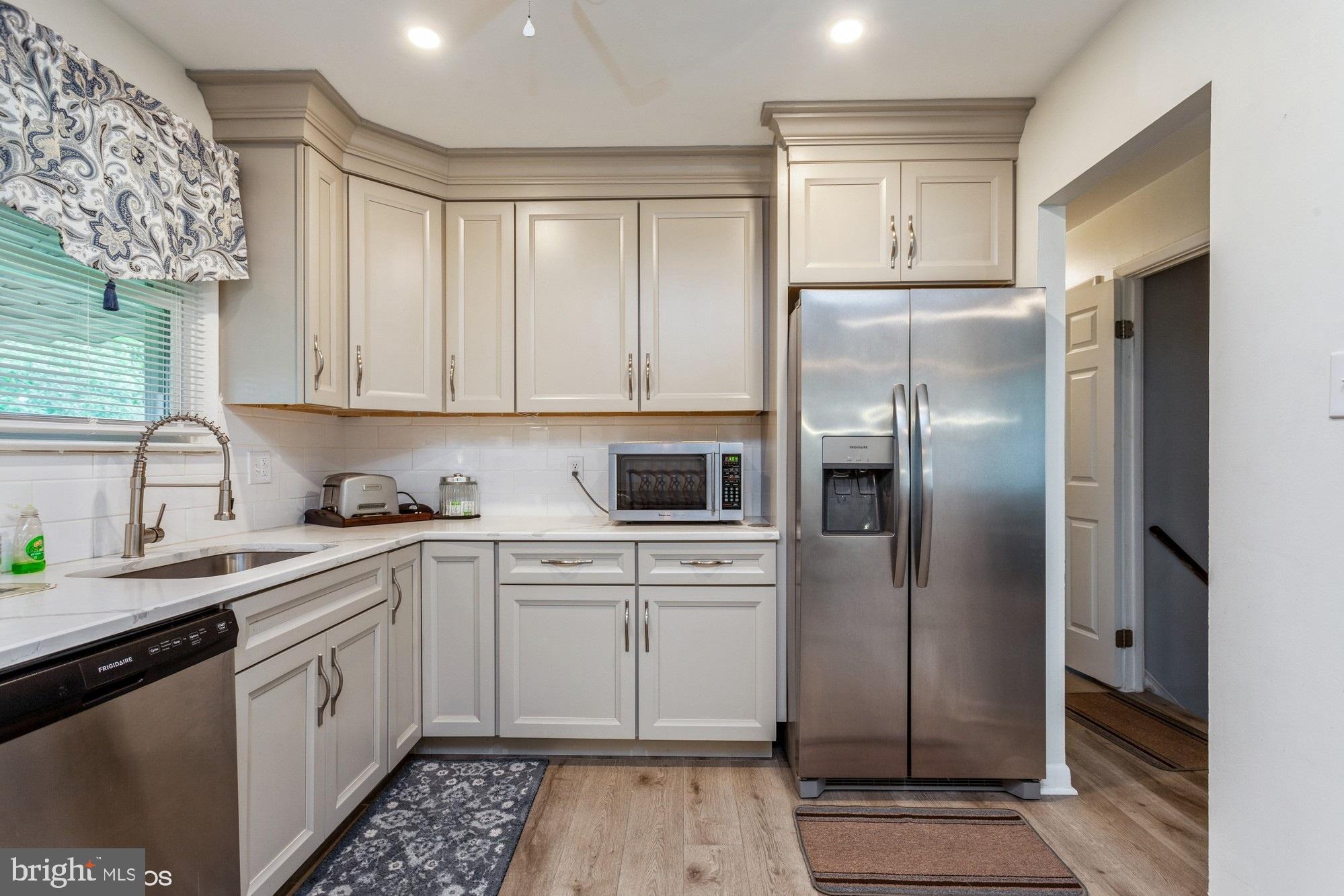 10413 Thrift Road Clinton, MD 20735 - Photo 12 of 36 Kitchen
