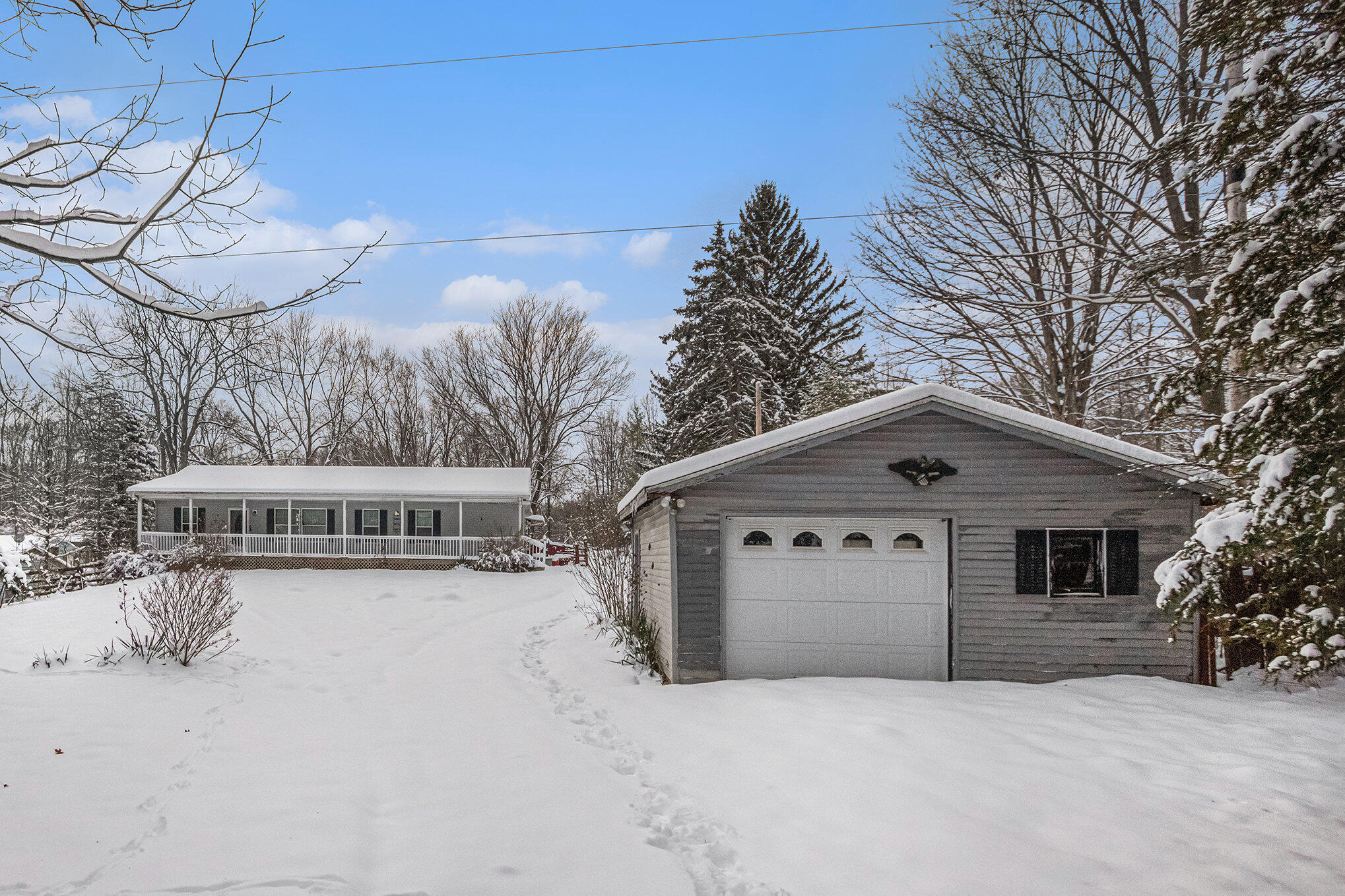 2810 Oak Forest Road Buchanan, MI 49107 - Photo 2 of 26 002_img_4864_538