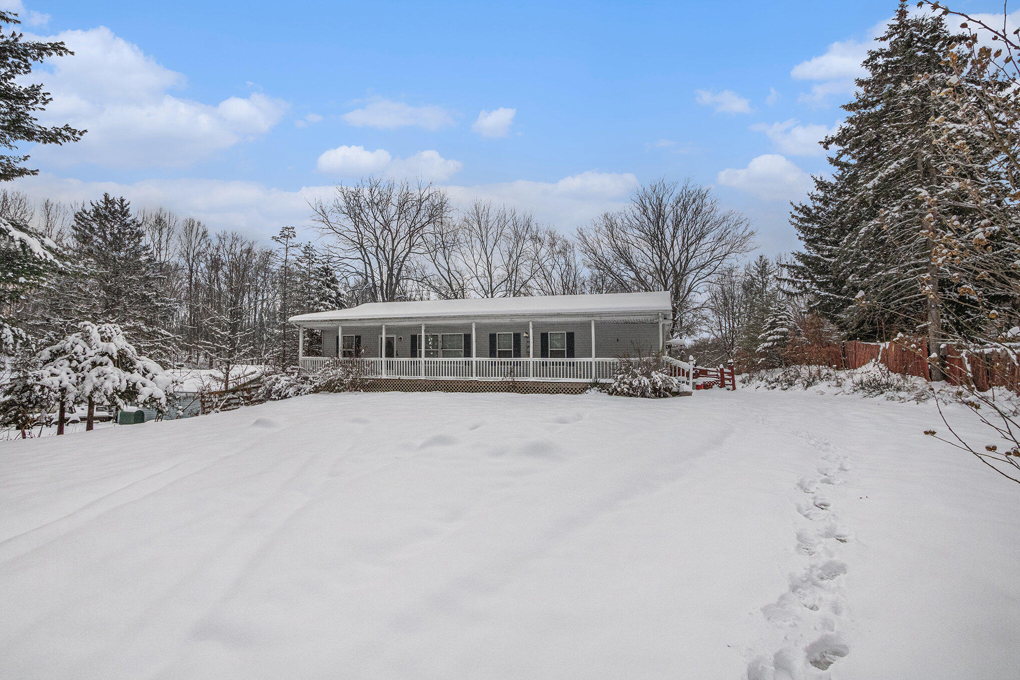 2810 Oak Forest Road Buchanan, MI 49107 - Photo 3 of 26 003_img_4861_860
