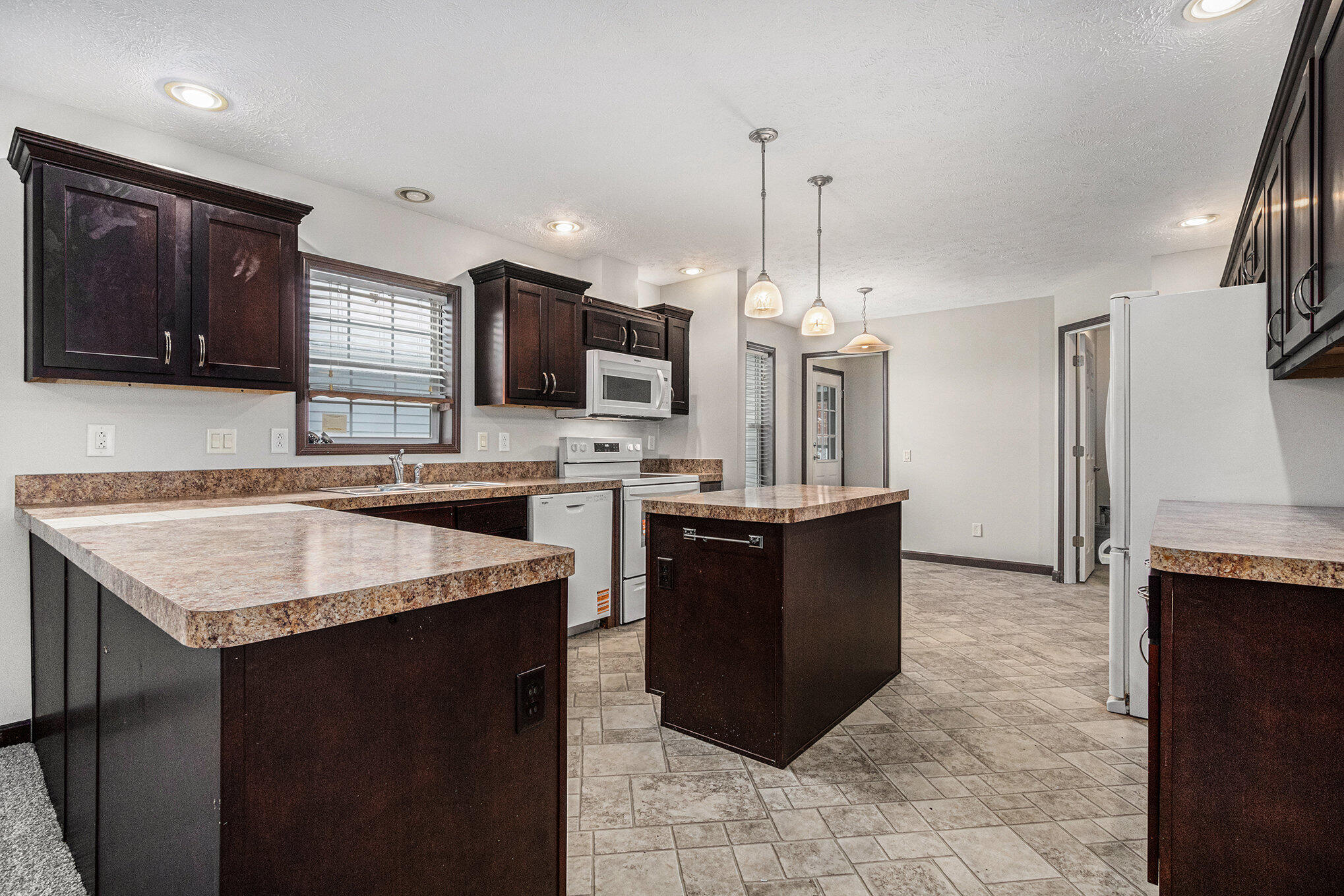 2810 Oak Forest Road Buchanan, MI 49107 - Photo 8 of 26 008_img_4817_651