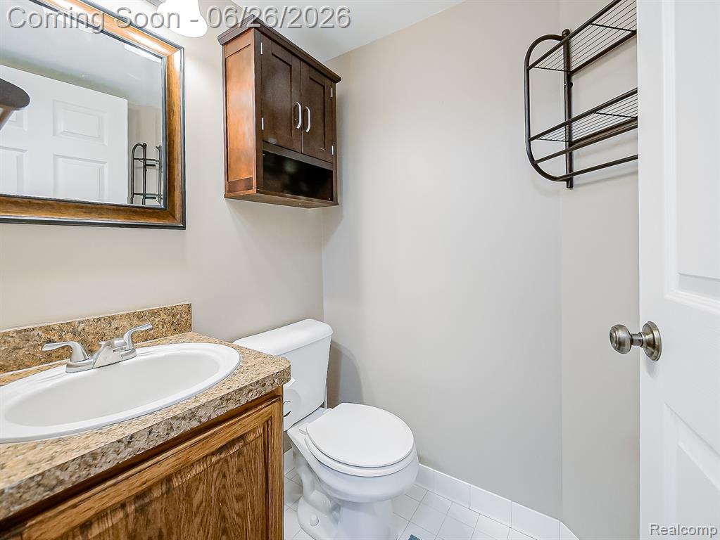 160 Pine Tree Ridge, Unit 3 Waterford, MI 48327 - Photo 7 of 26