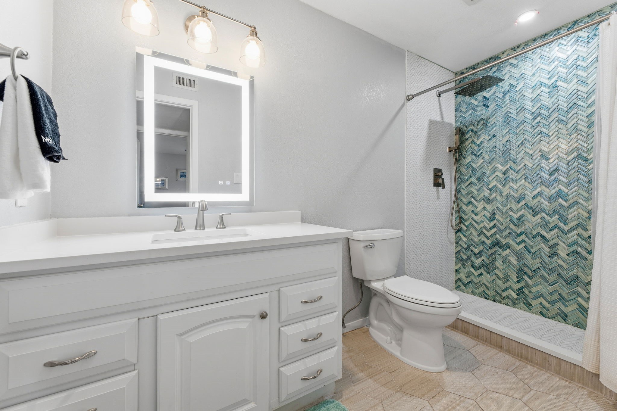 319 Venture Boulevard South Point Venture, TX 78645 - Photo 11 of 25 Bathroom located on the main floor