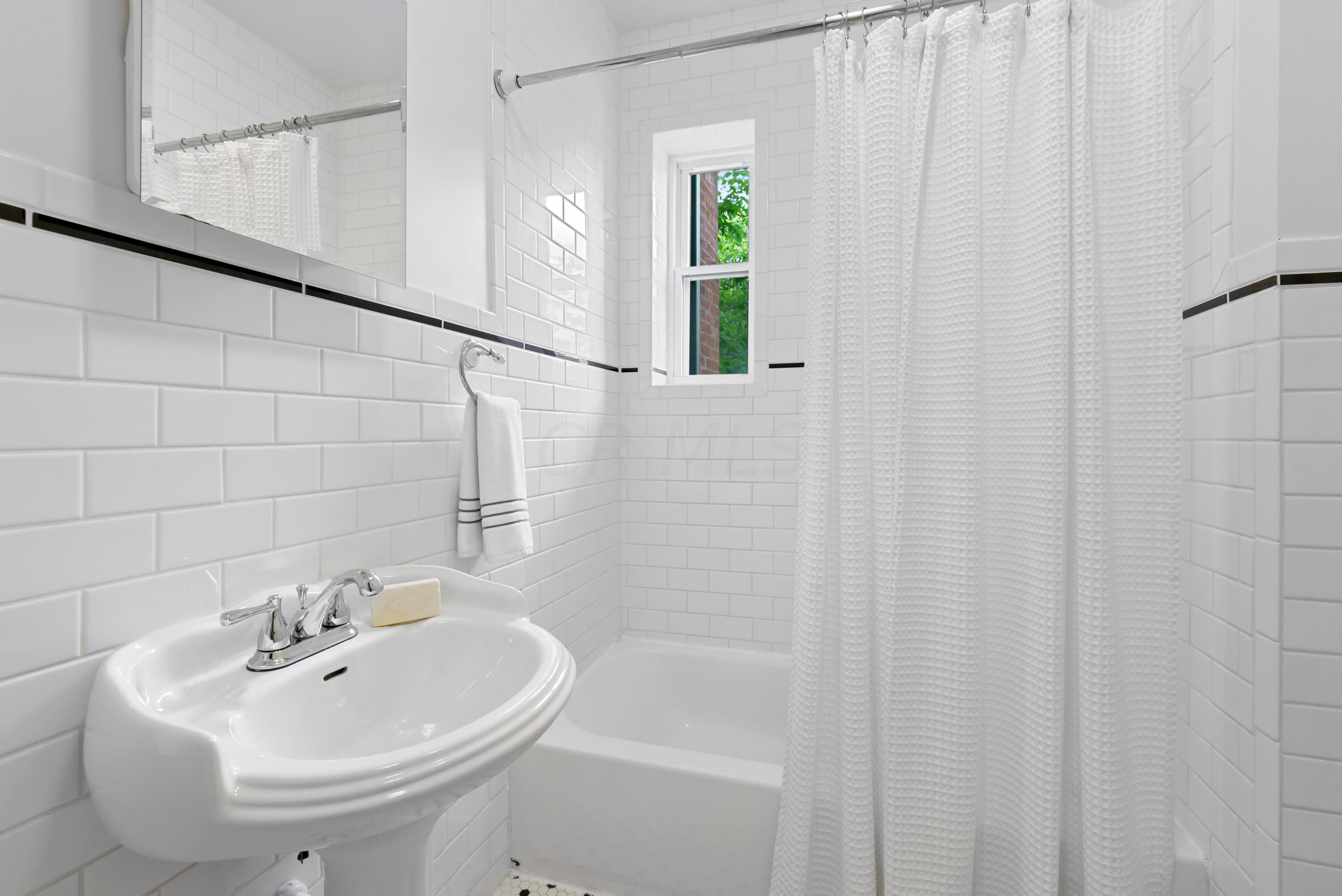 59 Wilson Avenue Columbus, OH 43205 - Photo 43 of 74 Full Bathroom