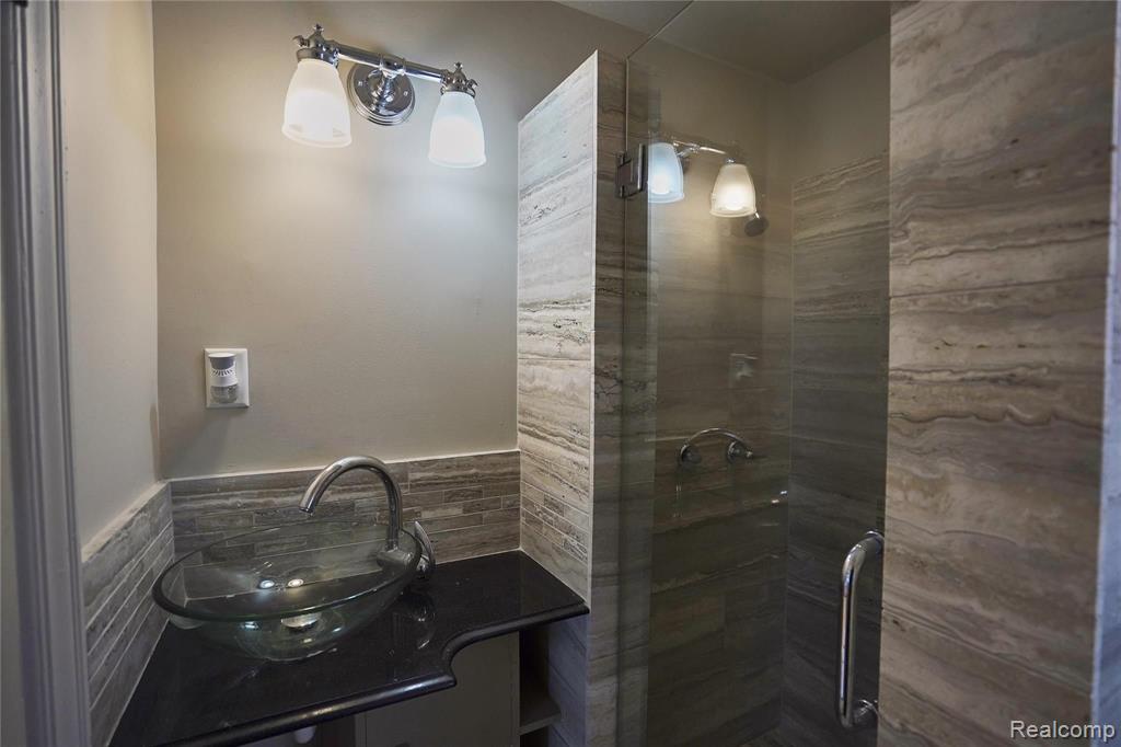 1430 Devonshire Road Grosse Pointe Park, MI 48230 - Photo 53 of 85