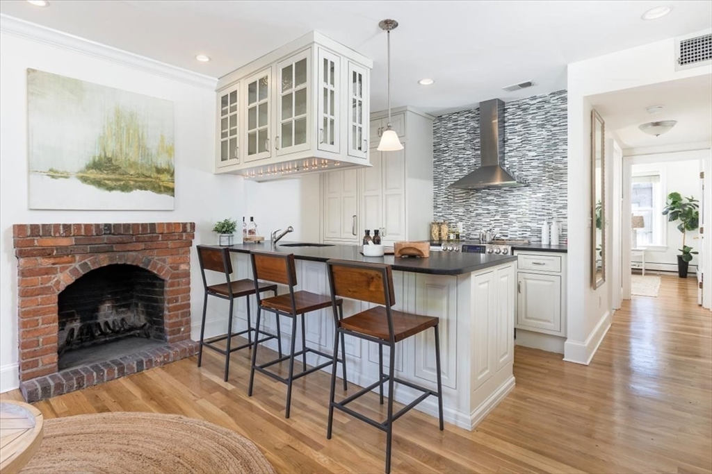 20 Union Park, Unit 4 Boston, MA 02118 - Photo 4 of 11