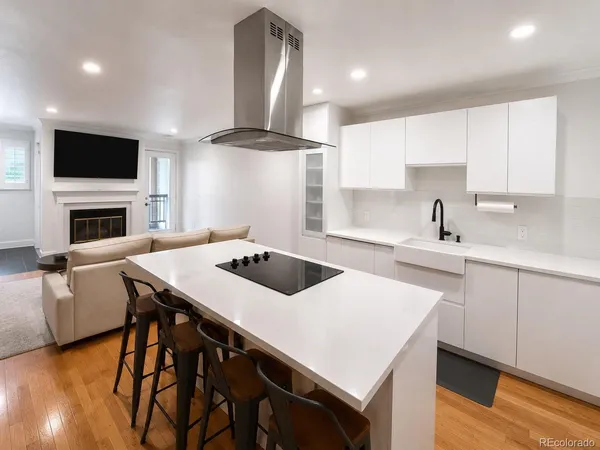 $2,300 | 11 West Ellsworth Avenue, Unit 21, Denver, CO 80203