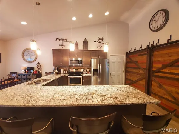 $865,000 | 28148 Commanche Trail, Canton, MO 63435