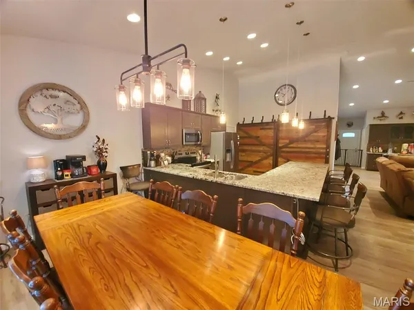 $865,000 | 28148 Commanche Trail, Canton, MO 63435