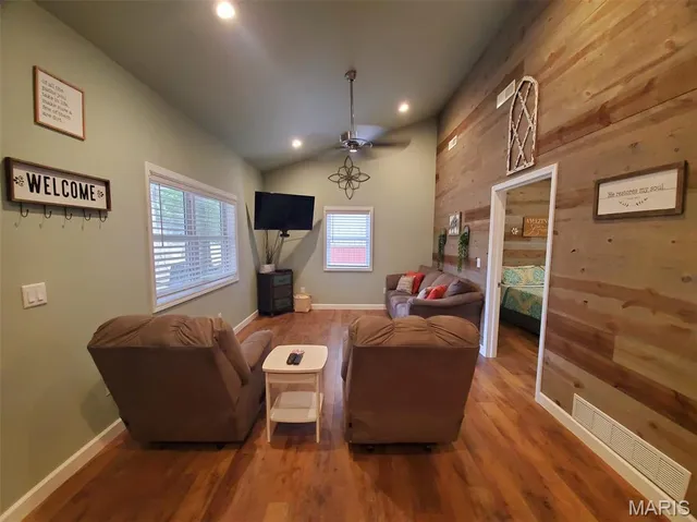 $865,000 | 28148 Commanche Trail, Canton, MO 63435