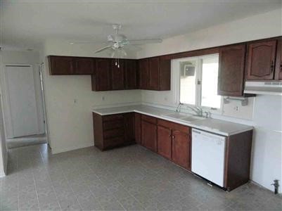 708 West Silver Lake Road Fenton, MI 48430 - Photo 6 of 8 20157720-5.JPG