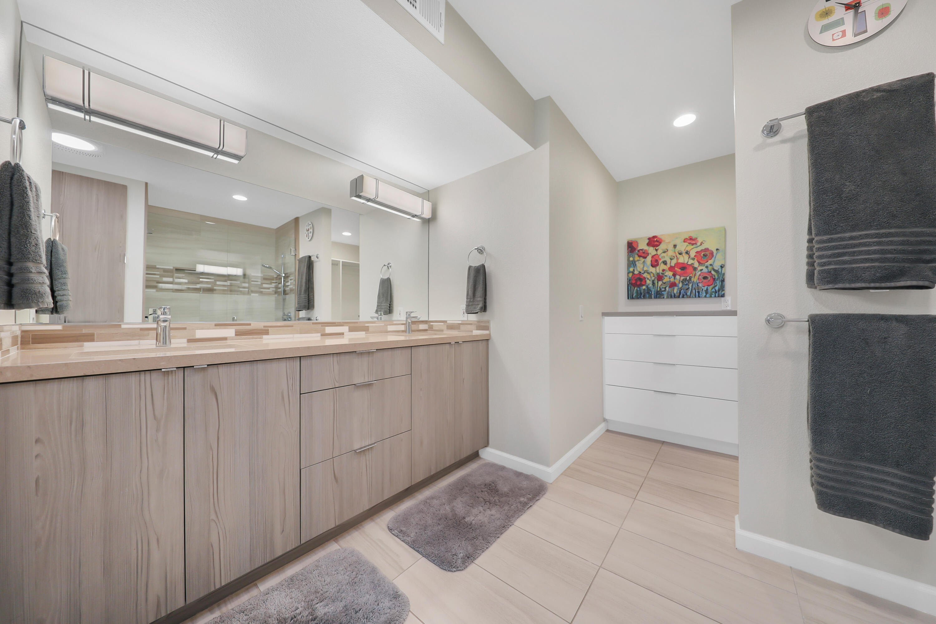 48 Palma Drive Rancho Mirage, CA 92270 - Photo 15 of 52 PRIMARY BATHROOM