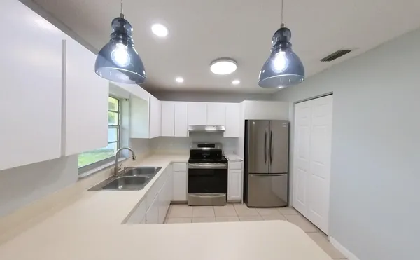 $2,895 | 141 Northeast 17th Court, Boynton Beach, FL 33435