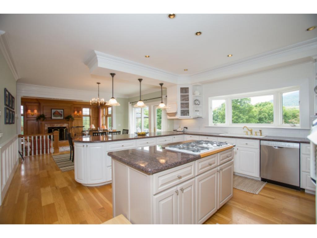 278 Thomas Pasture Road Stowe, VT 05672 - Photo 6 of 32 Gallery Image 6