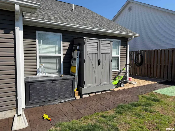 $295,000 | 12387 Bermuda Drive, Marion, IL 62959