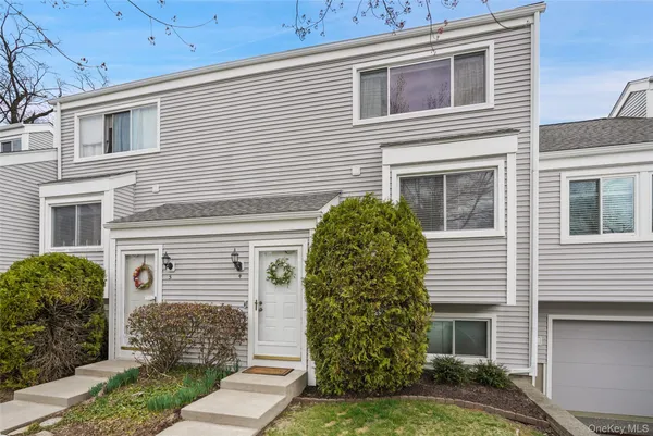 $665,000 | 4 Tudor Circle, Yorktown Heights, NY 10598
