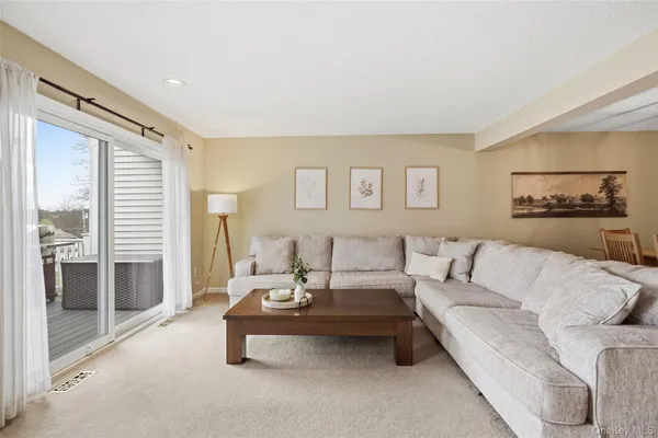 $665,000 | 4 Tudor Circle, Yorktown Heights, NY 10598