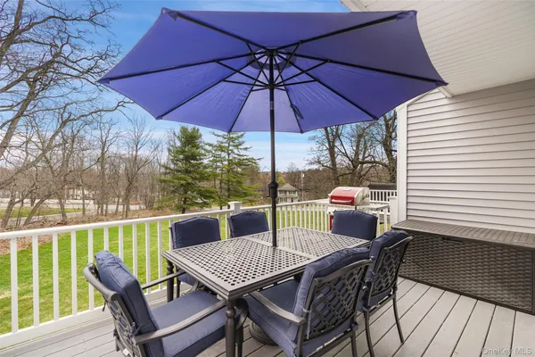 $665,000 | 4 Tudor Circle, Yorktown Heights, NY 10598