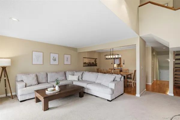 $665,000 | 4 Tudor Circle, Yorktown Heights, NY 10598