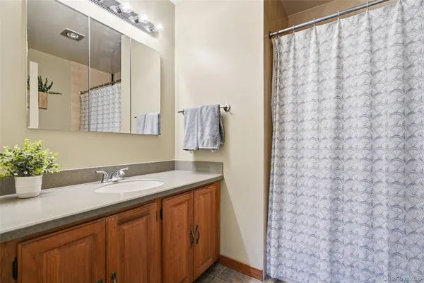 $665,000 | 4 Tudor Circle, Yorktown Heights, NY 10598