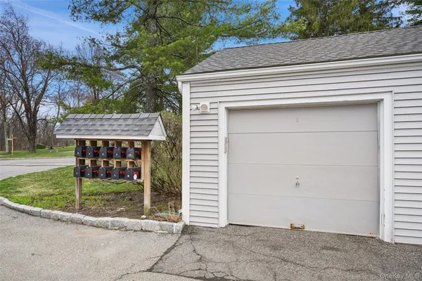 $665,000 | 4 Tudor Circle, Yorktown Heights, NY 10598