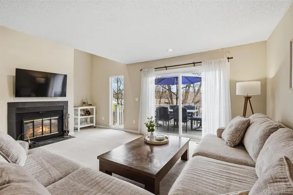 $665,000 | 4 Tudor Circle, Yorktown Heights, NY 10598