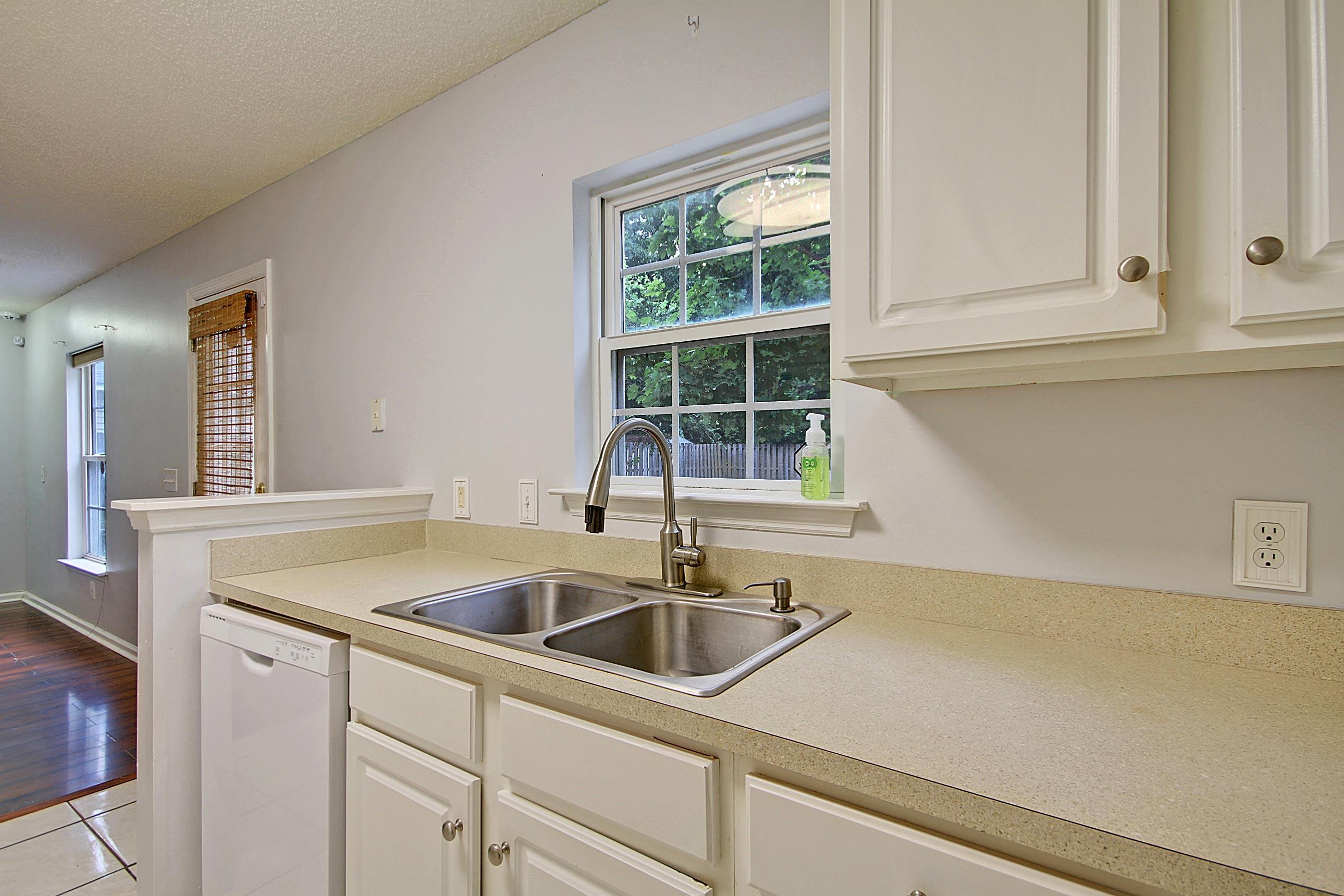 111 Avalon Road Summerville, SC 29483 - Photo 8 of 21 CREM_111 Avalon_017