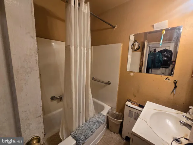 $130,000 | 535 Wiltshire Road, Upper Darby, PA 19082