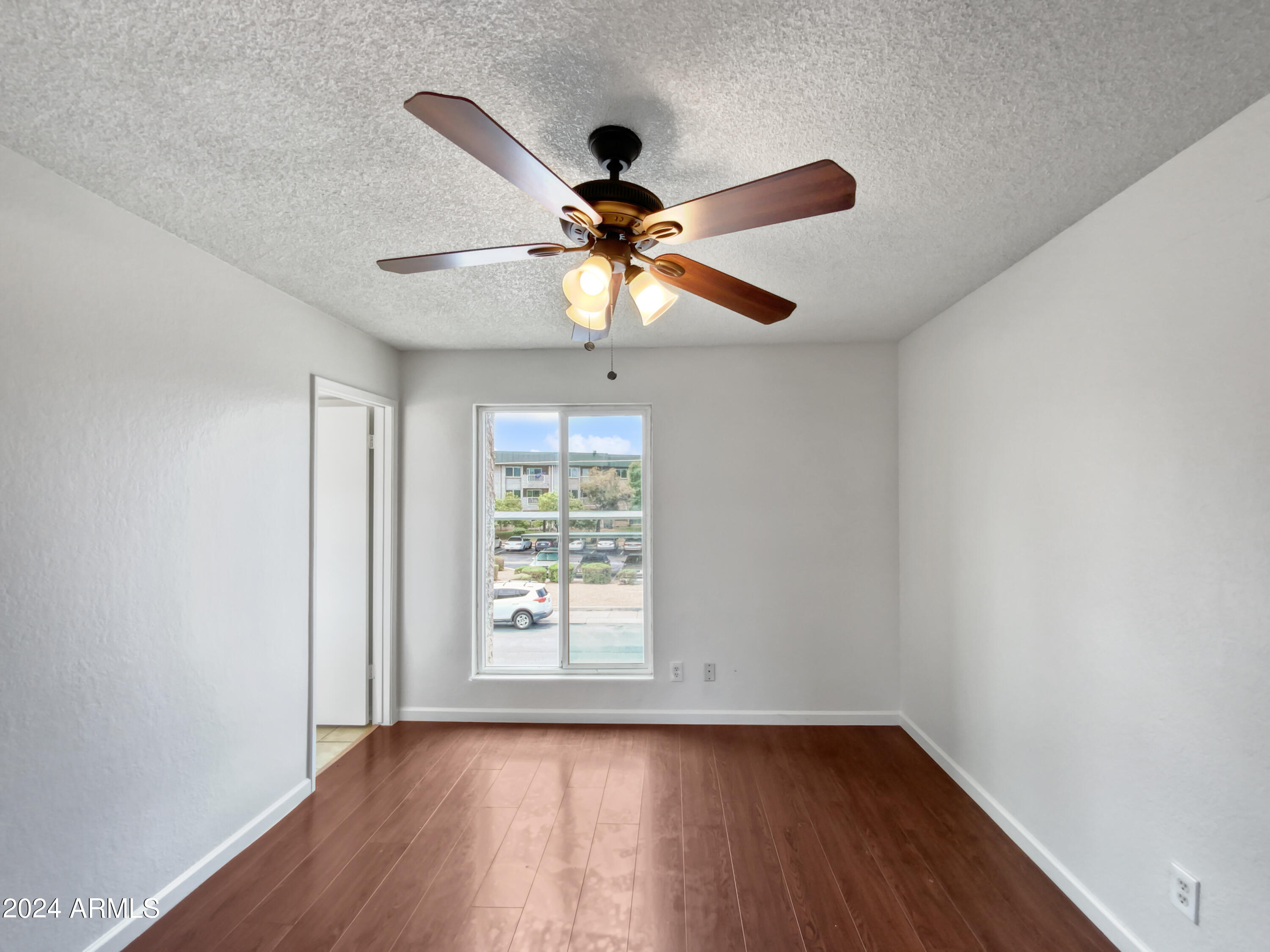 202 East Ruth Avenue, Unit 8 Phoenix, AZ 85020 - Photo 4 of 17 listing_3