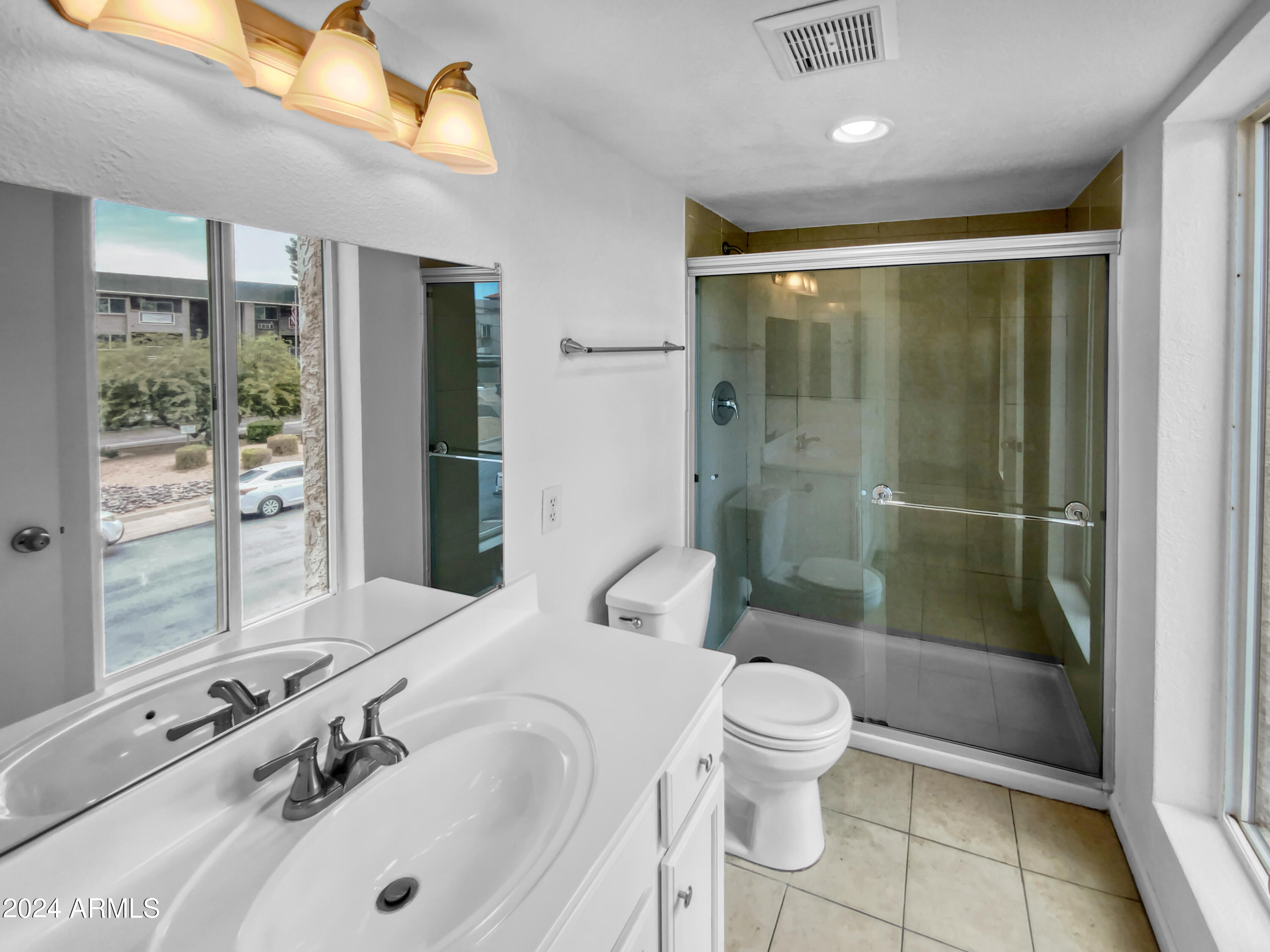 202 East Ruth Avenue, Unit 8 Phoenix, AZ 85020 - Photo 6 of 17 listing_5