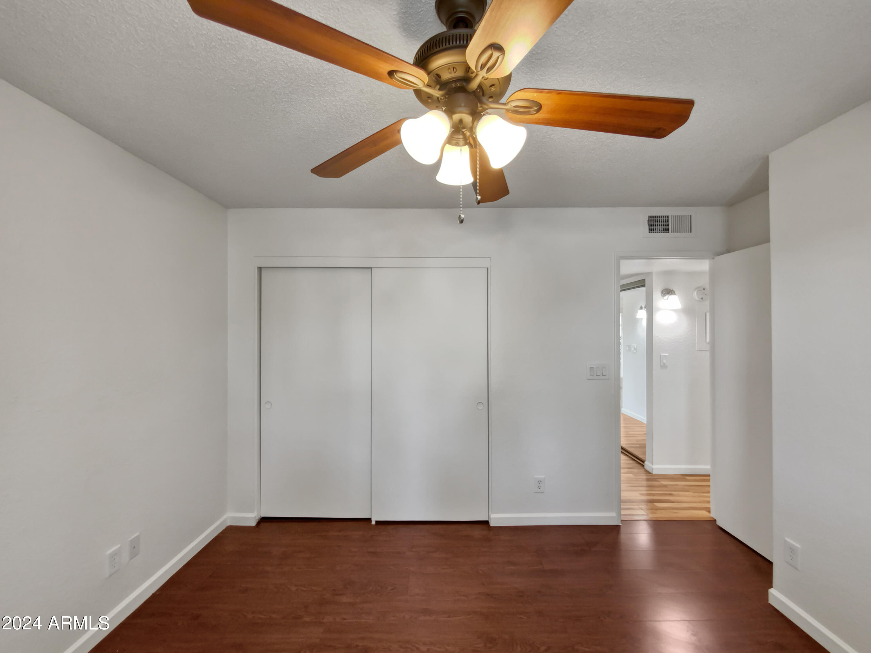202 East Ruth Avenue, Unit 8 Phoenix, AZ 85020 - Photo 7 of 17 listing_6