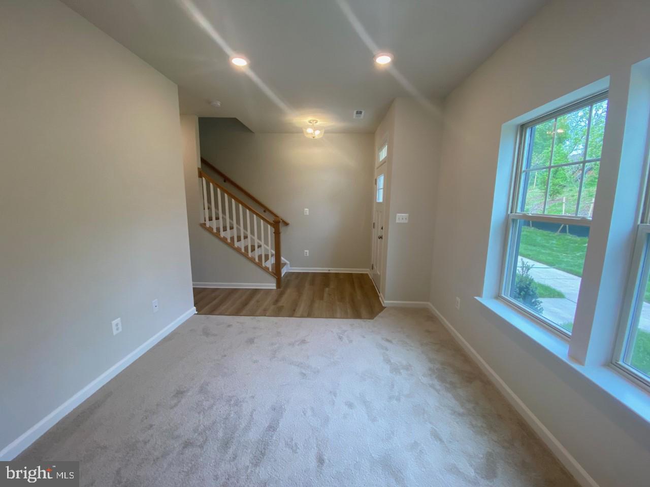 9341 Barnes Loop Manassas, VA 20110 - Photo 2 of 8