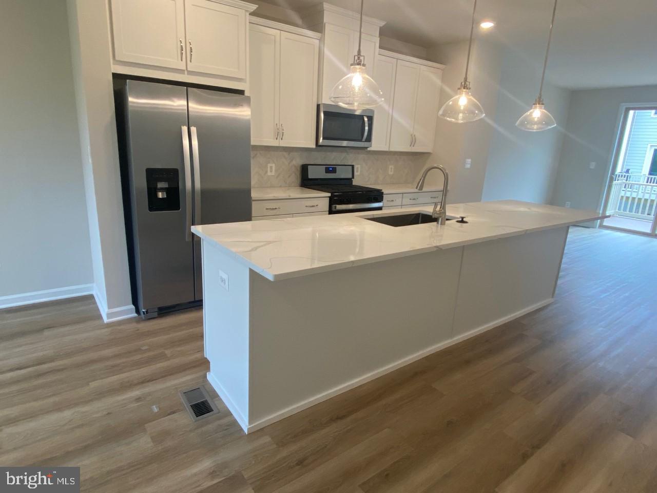 9341 Barnes Loop Manassas, VA 20110 - Photo 5 of 8