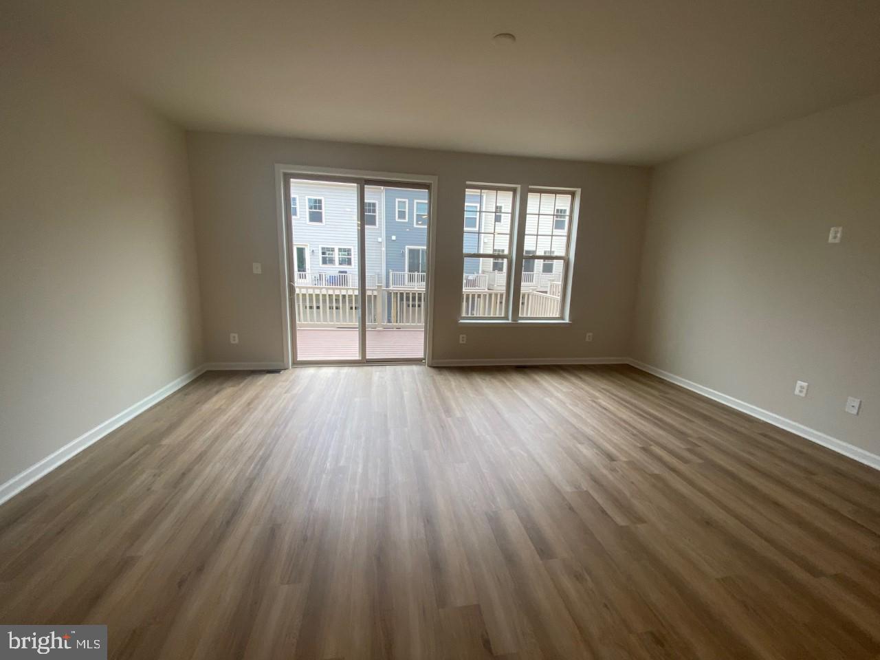 9341 Barnes Loop Manassas, VA 20110 - Photo 7 of 8