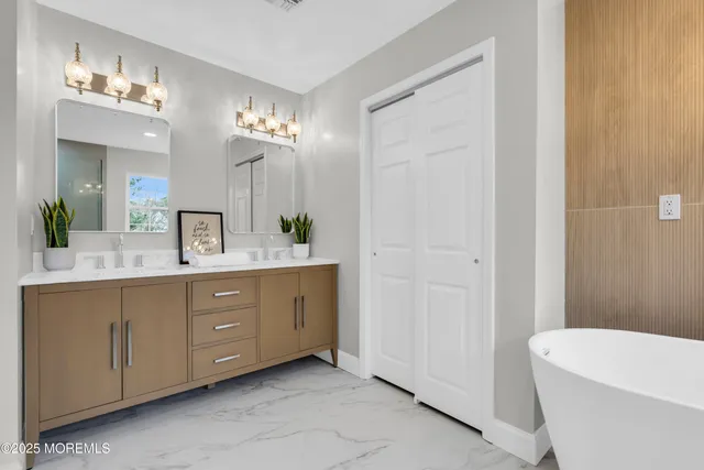 $1,050,000 | 39 Cypress Lane, West Creek, NJ 08092