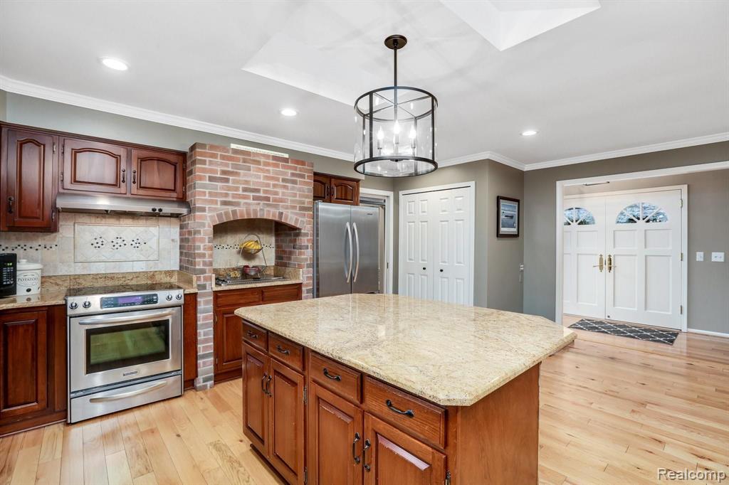 1291 Sunniwood Place Rochester, MI 48306 - Photo 16 of 34