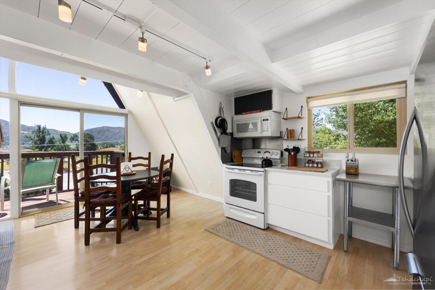 29551 North Lower Valley Road Tehachapi, CA 93561 - Photo 14 of 31 Gallery Image 14