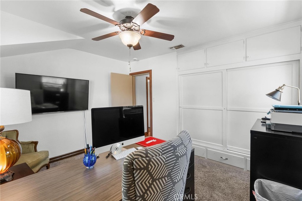 5545 Tower Riverside, CA 92506 - Photo 32 of 70