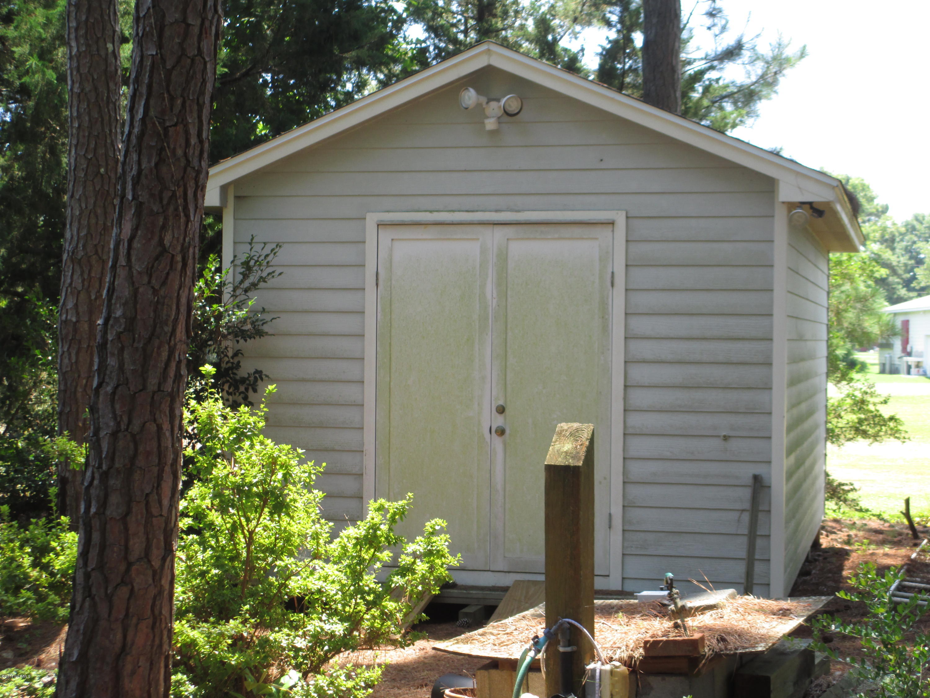 280 Goose Pond Road Marshallberg, NC 28553 - Photo 11 of 25 Garden Shed