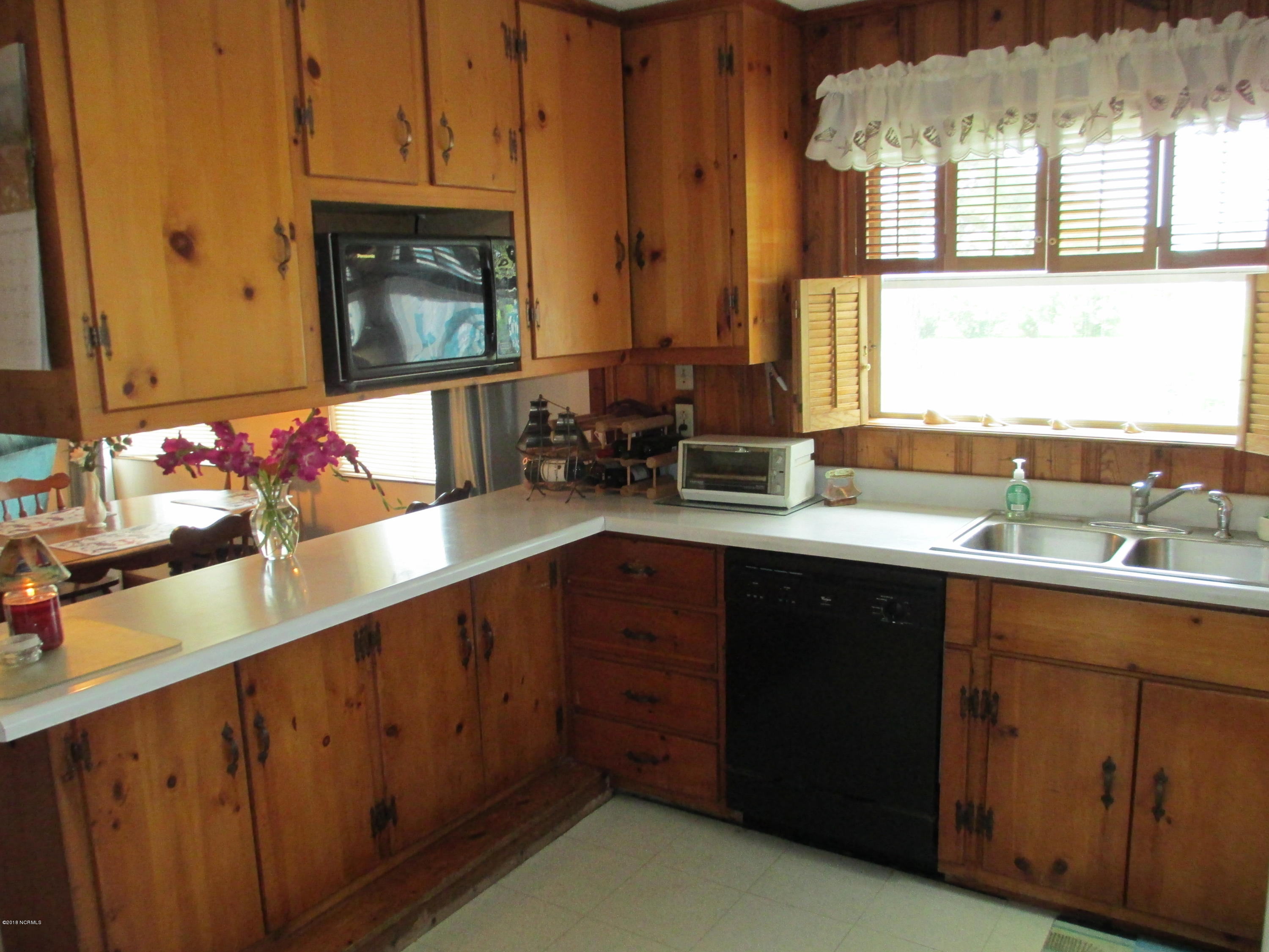 280 Goose Pond Road Marshallberg, NC 28553 - Photo 17 of 25 Kitchen Area with Bar