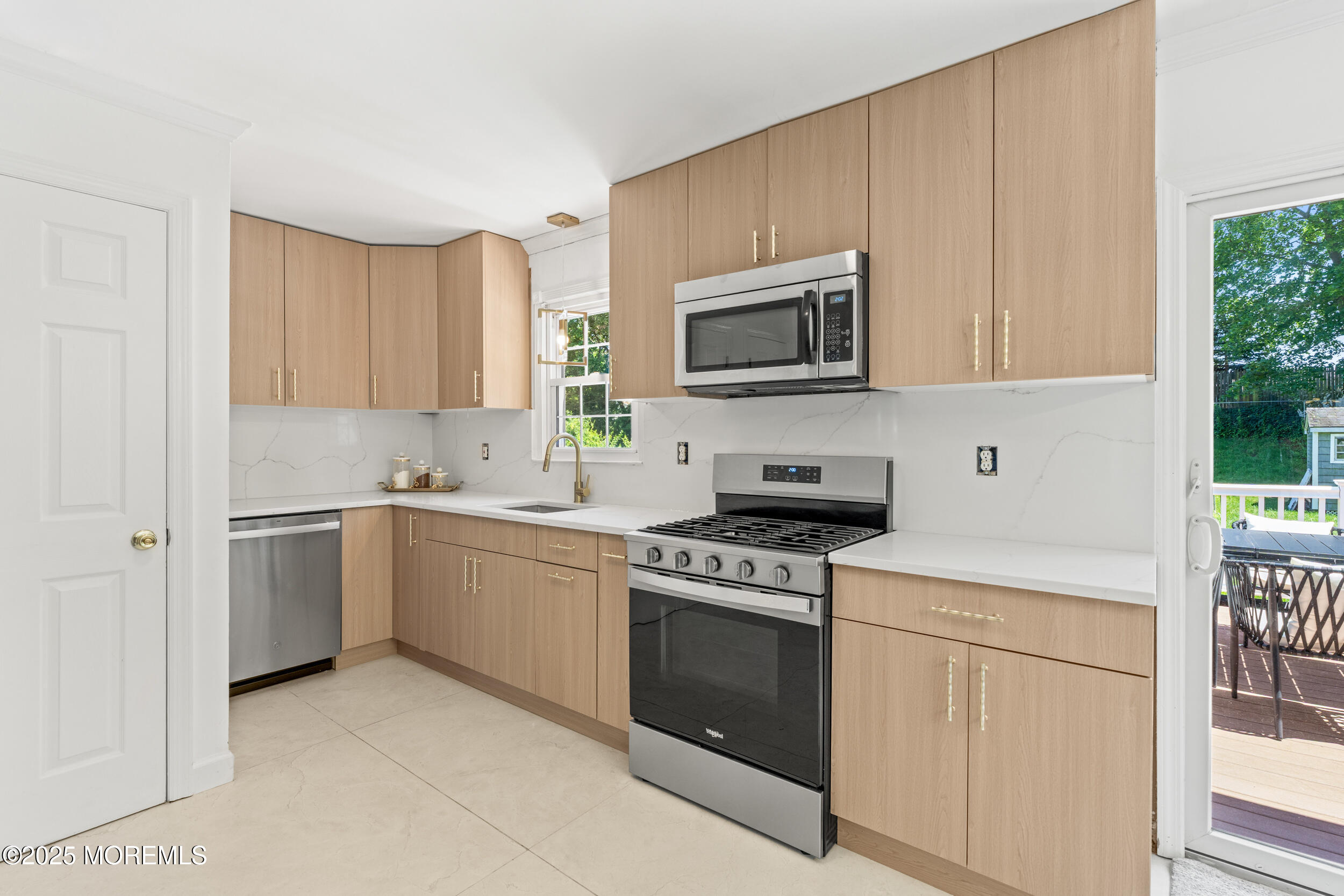26 Hilltop Road West Long Branch, NJ 07764 - Photo 10 of 26 021