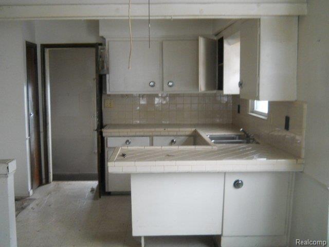 8112 Rivard Avenue Warren, MI 48089 - Photo 5 of 7 DSCN4309.JPG