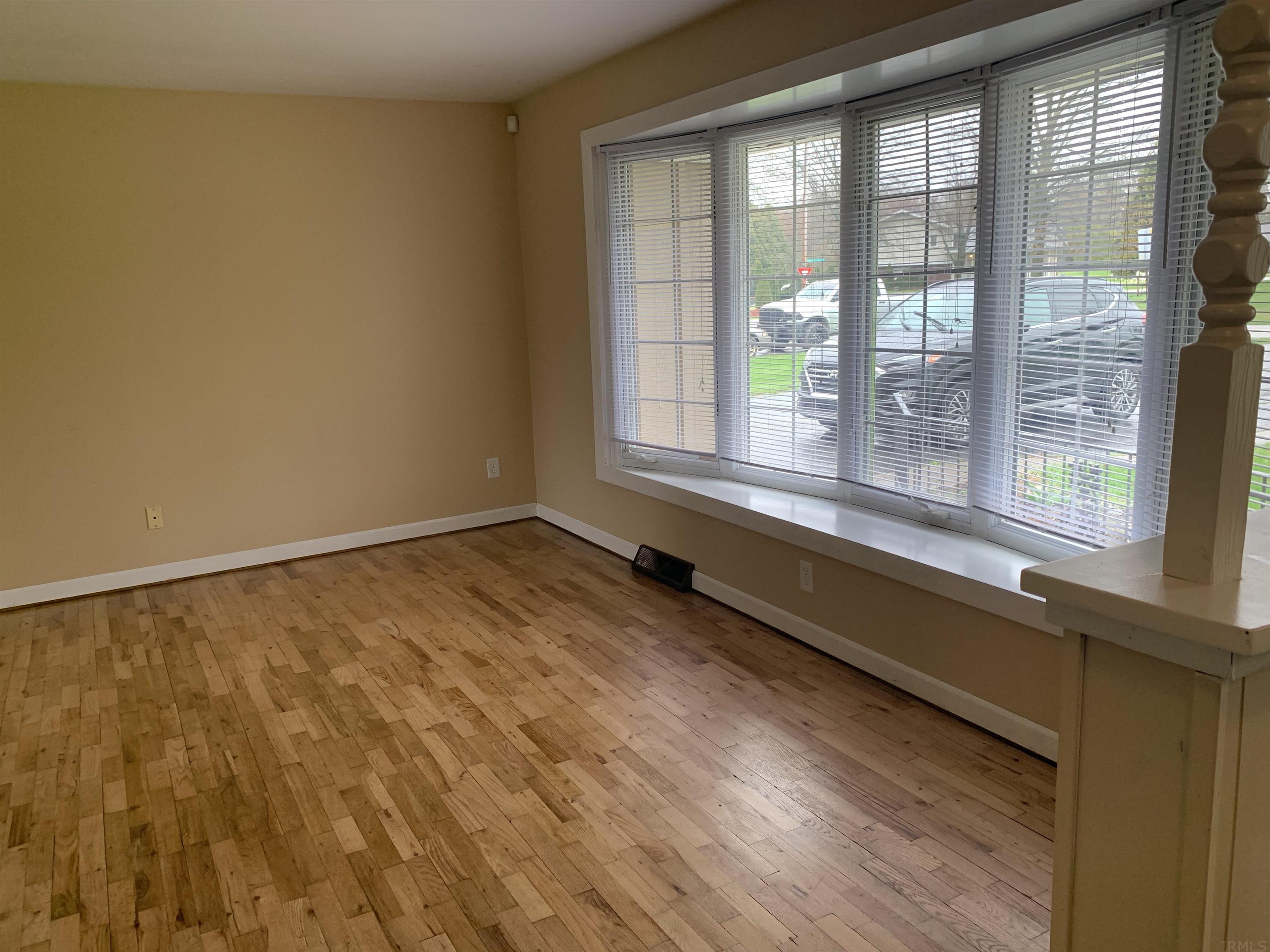 6317 East Hills Road Fort Wayne, IN 46804 - Photo 3 of 14 Gallery Image 3