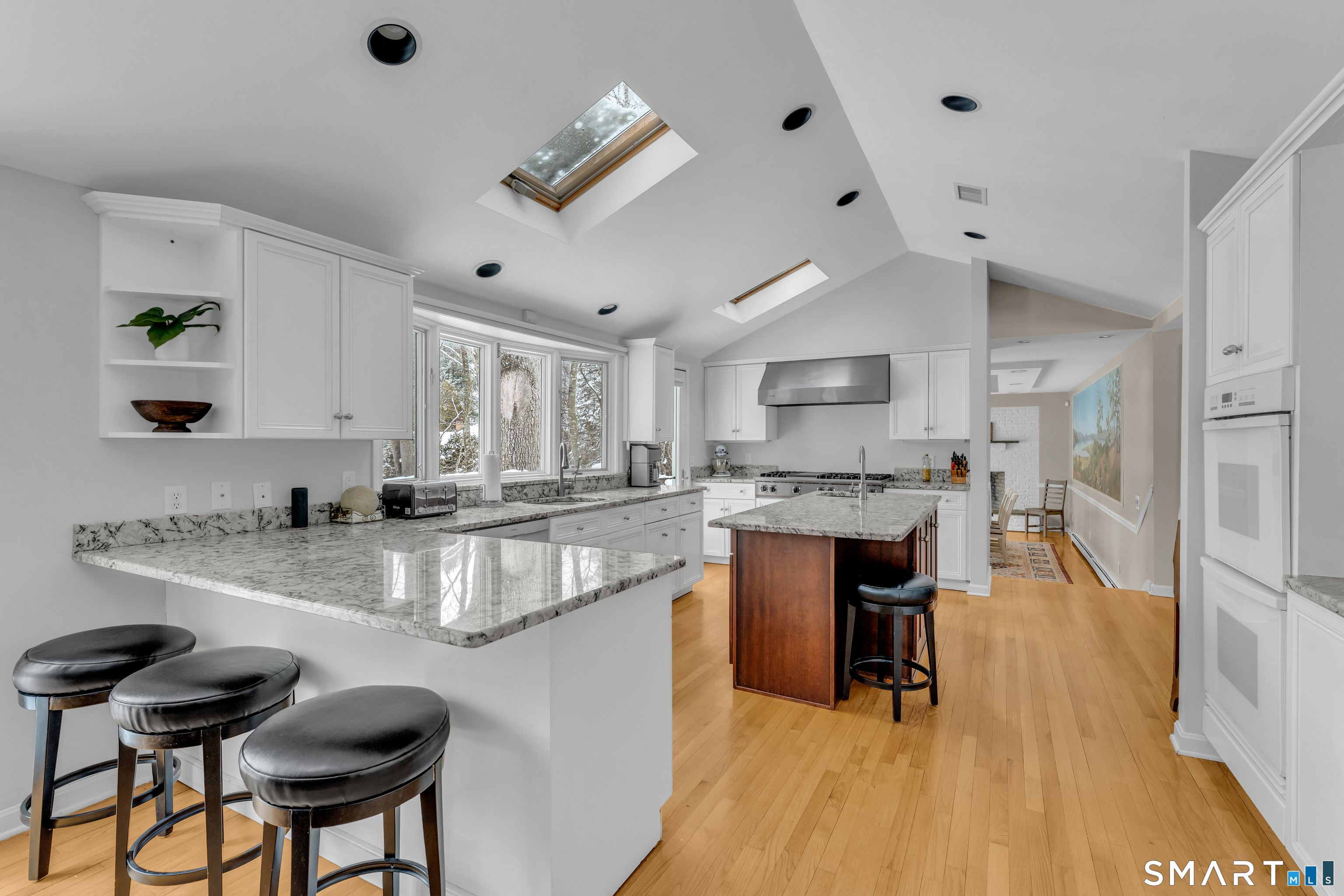 40 Hull Road Madison, CT 06443 - Photo 12 of 40 Counter dining and room for a table!