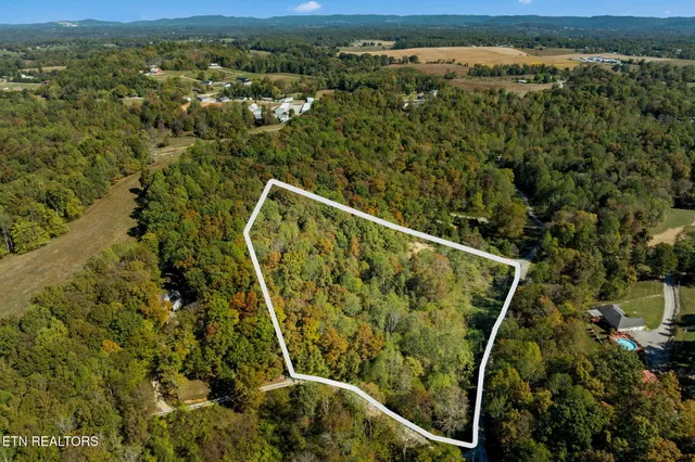 $84,999 | Cave Valley Road, Byrdstown, TN 38549