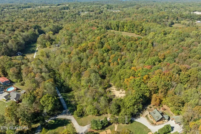 $84,999 | Cave Valley Road, Byrdstown, TN 38549