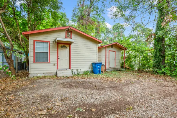 $1,575 | 2610 East 3rd Street, Unit B, Austin, TX 78702